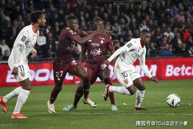 宁波男篮队史首次挺进CBA季后赛 续写篮球热土故事宁波男篮队史首次挺进CBA季后赛 续写篮球热土故事