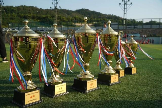 杨瀚森32+12青岛力克北控 卡巴21分江苏负深圳