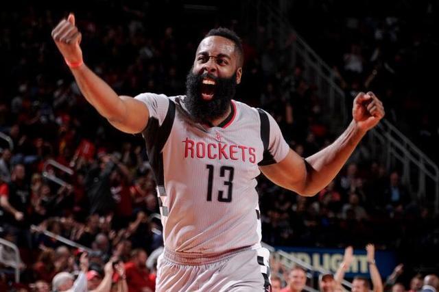 38岁拉莫斯在社交媒体晒照发文：秋季训练！